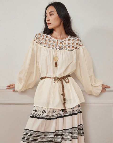 DAZY Summer Casual Vacation Hollow Out Lace Splicing Loose Elegant Short Sleeve Blouse For Women — view 2