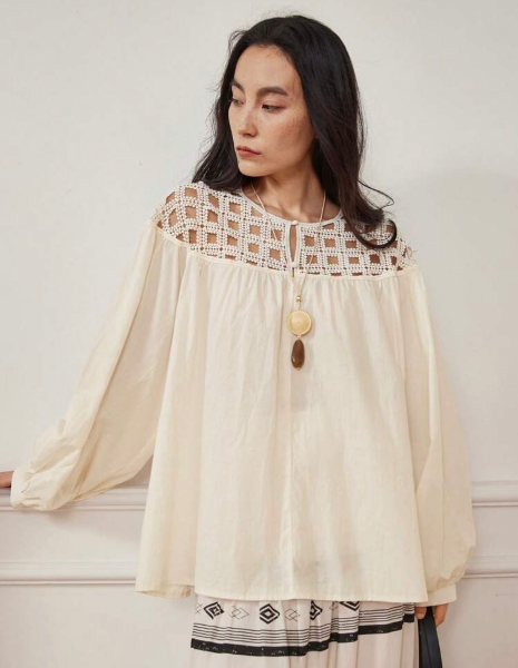 DAZY Summer Casual Vacation Hollow Out Lace Splicing Loose Elegant Short Sleeve Blouse For Women — view 3
